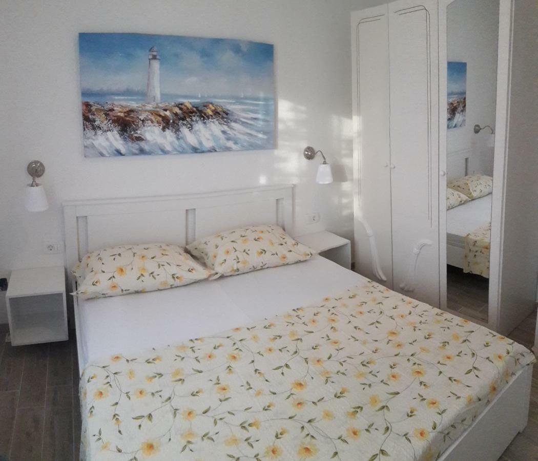 Apartments Villa Antony Drvenik (Split-Dalmatia) Exterior foto